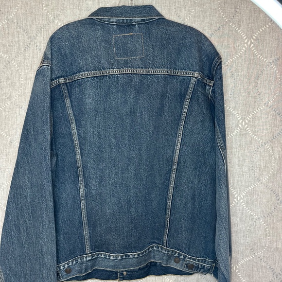 Men’s Levi denim jacket - Picture 2 of 3
